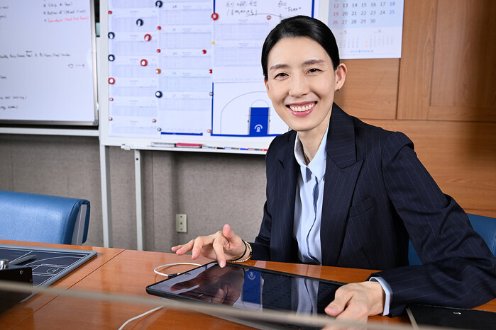[매거진] ‘T의 탈을 쓴 극F’의 ...
