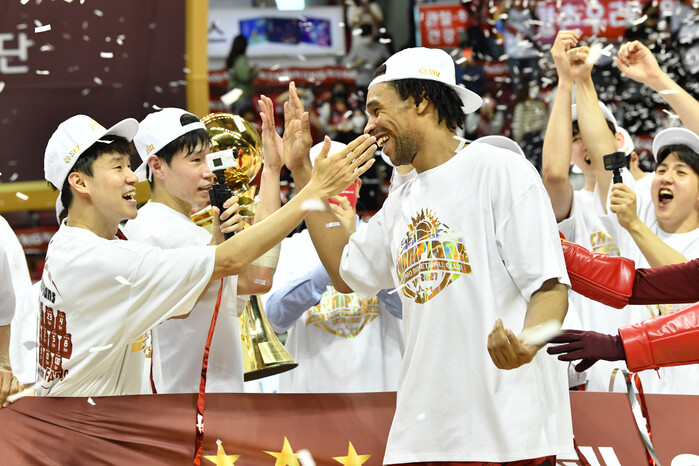 ‘추억의 퍼펙트 텐’ 정관장-KCC,...